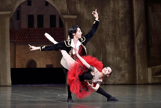 「ドン・キホーテ」Ⅲ幕よりキトリとバジルのグラン・パ・ド・ドゥ